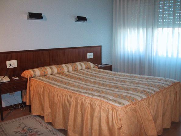 Hotel Acebos Azabache 기욘 객실 사진