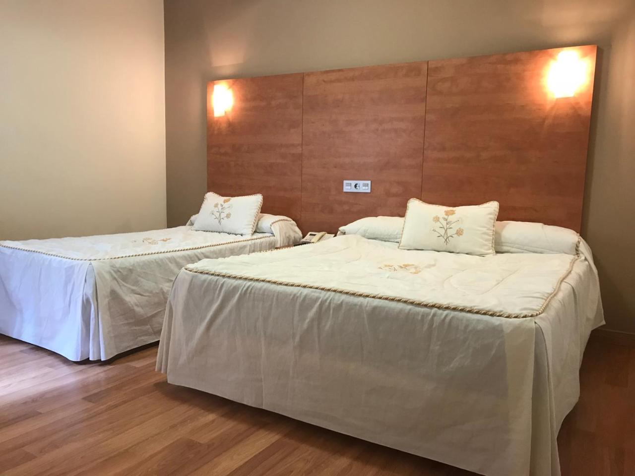 Hotel Acebos Azabache 기욘 외부 사진